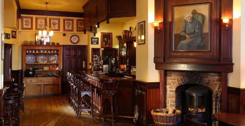 Dingle Benners Hotel Extérieur photo